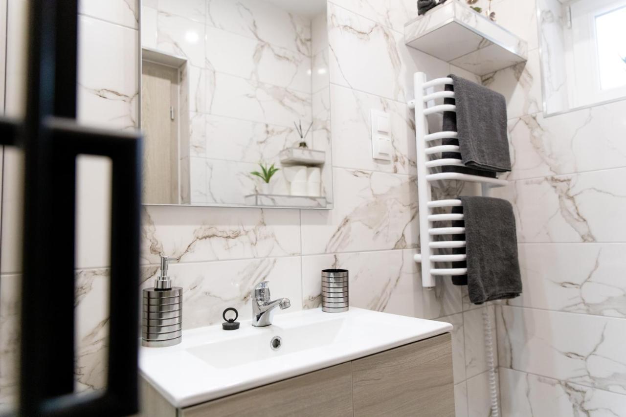 The Central Border Premium Apartment Штурово Екстер'єр фото